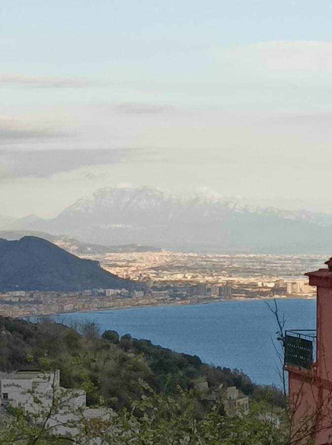 Casa Vacanze Smeralda Amalfi Coast Виетри Экстерьер фото