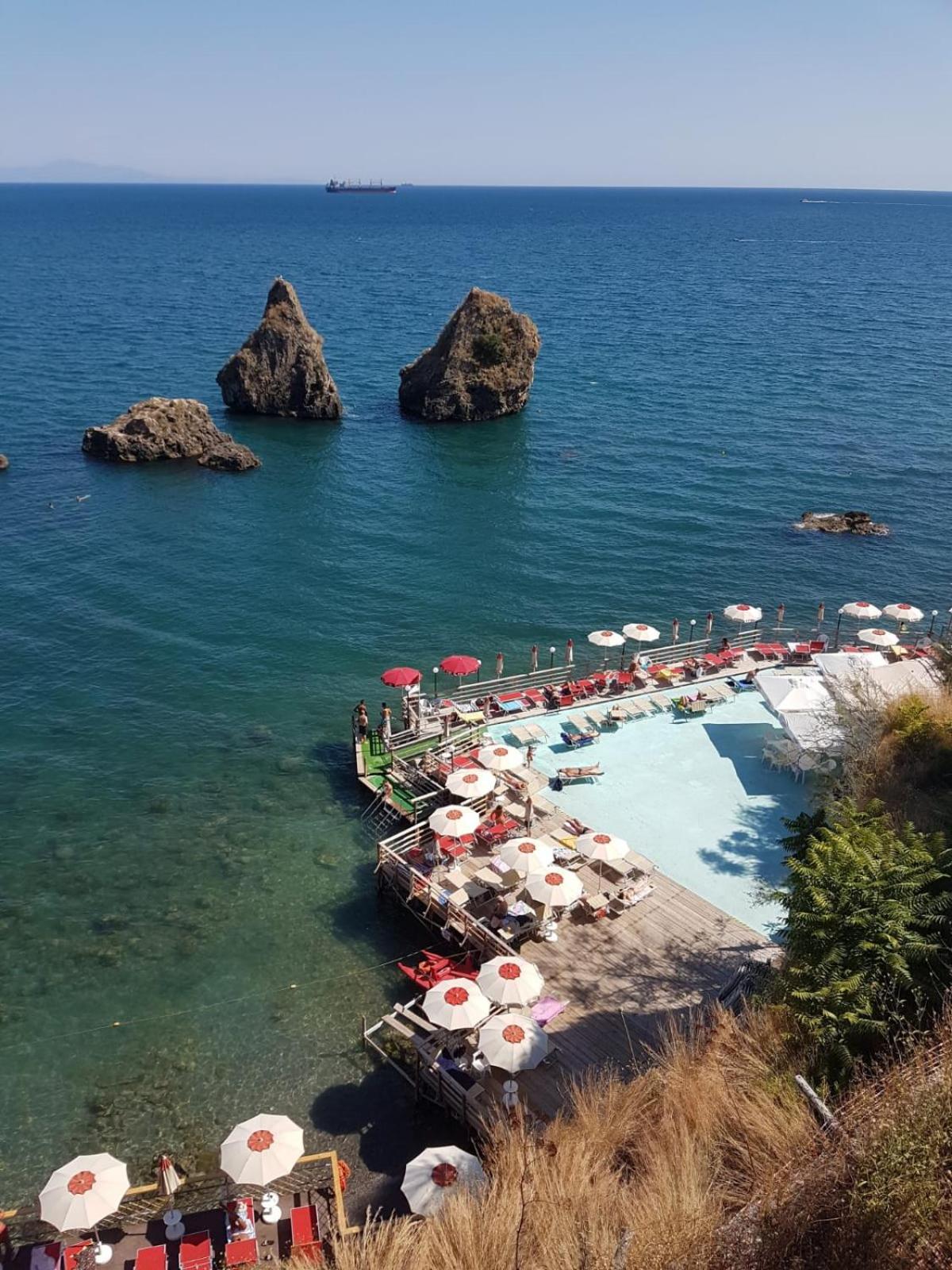 Casa Vacanze Smeralda Amalfi Coast Виетри Экстерьер фото