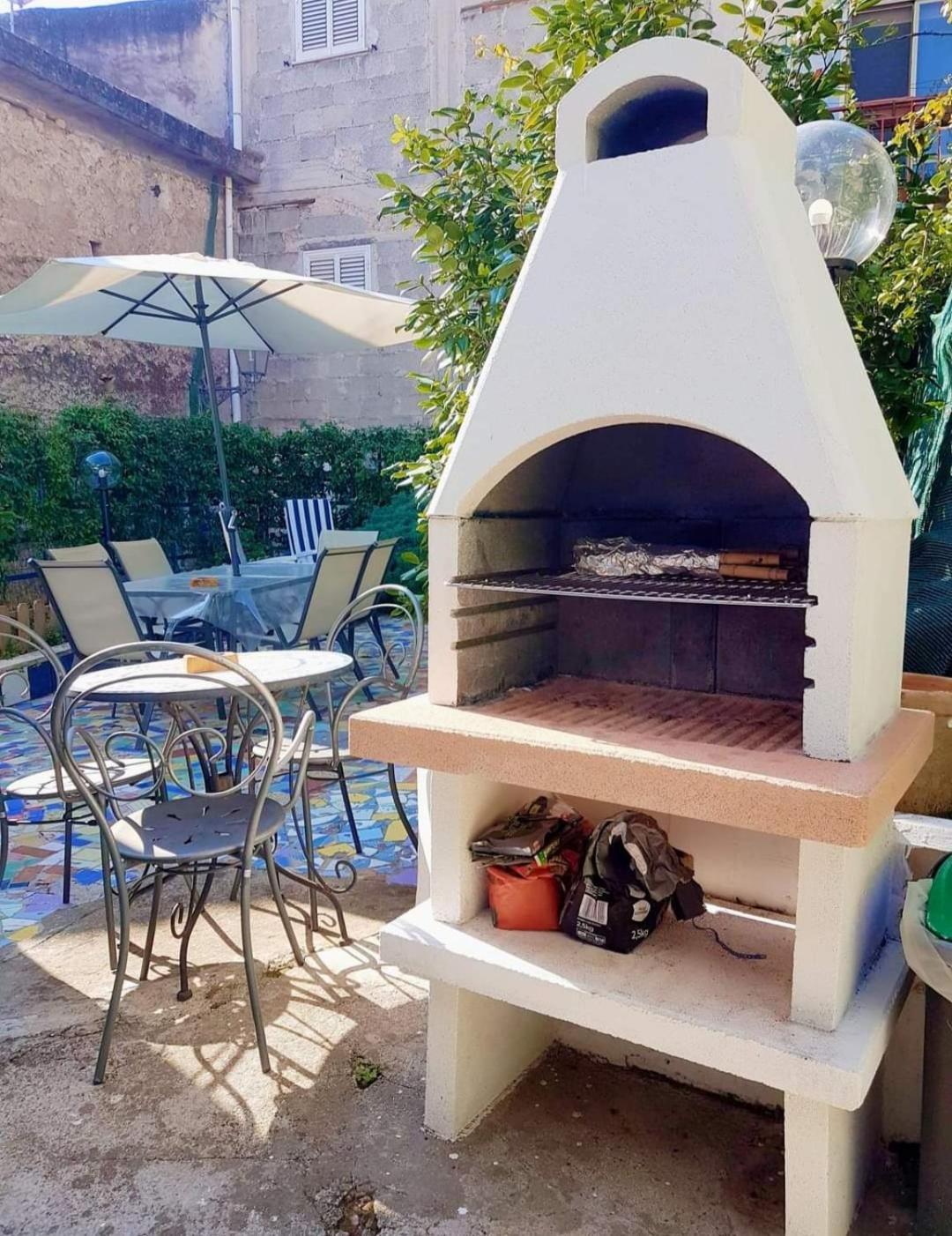 Casa Vacanze Smeralda Amalfi Coast Виетри Экстерьер фото